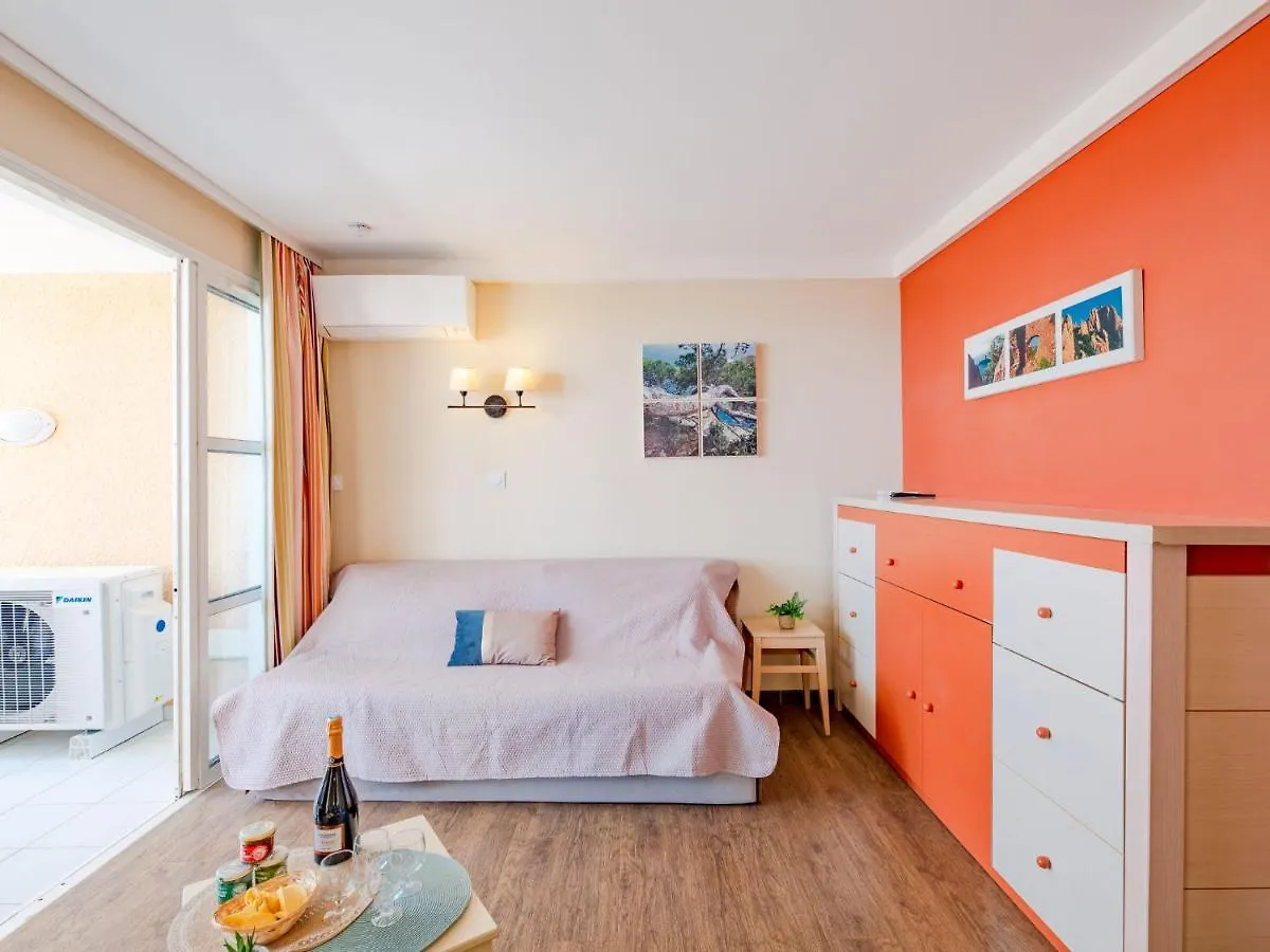 Apartment Village Cap Esterel - L'Esquinade-95 By Interhome Saint-Raphaël