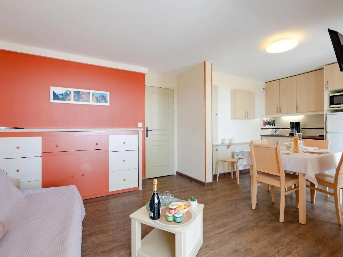 Apartment Village Cap Esterel - L'Esquinade-95 By Interhome Saint-Raphaël 0*,  Francja